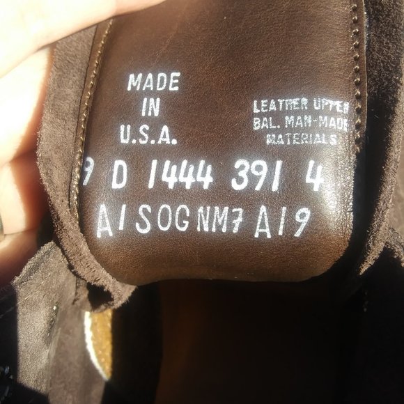 Timberland's Dark brown leather suede boots size 9M Vibram soles - Picture 9 of 15